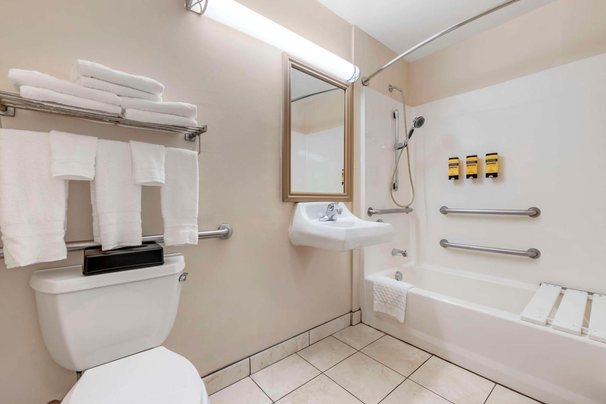 Western Elsinore Inn&suites Hotel 3*