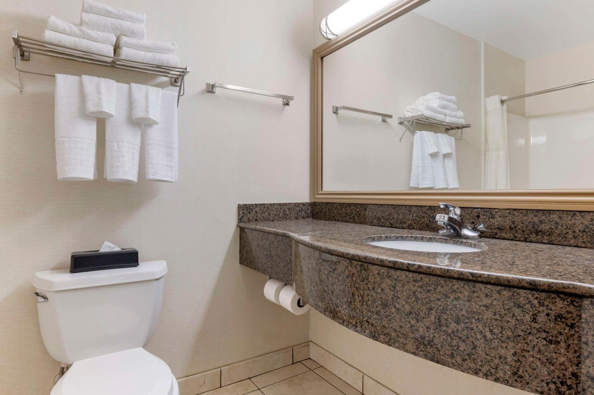 Western Elsinore Inn&suites 3*