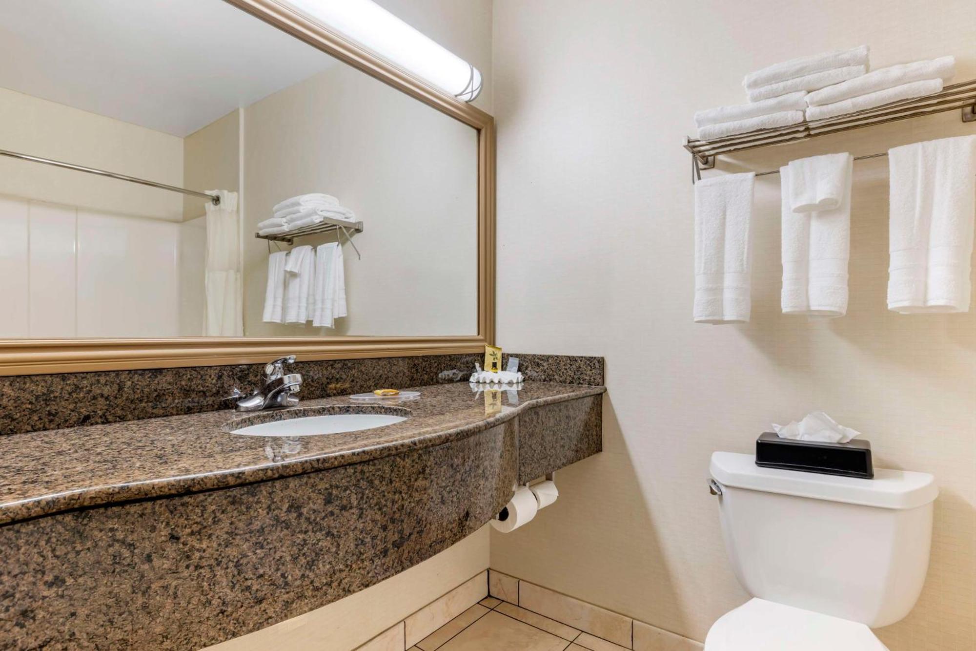 Western Elsinore & 3* Lake Elsinore