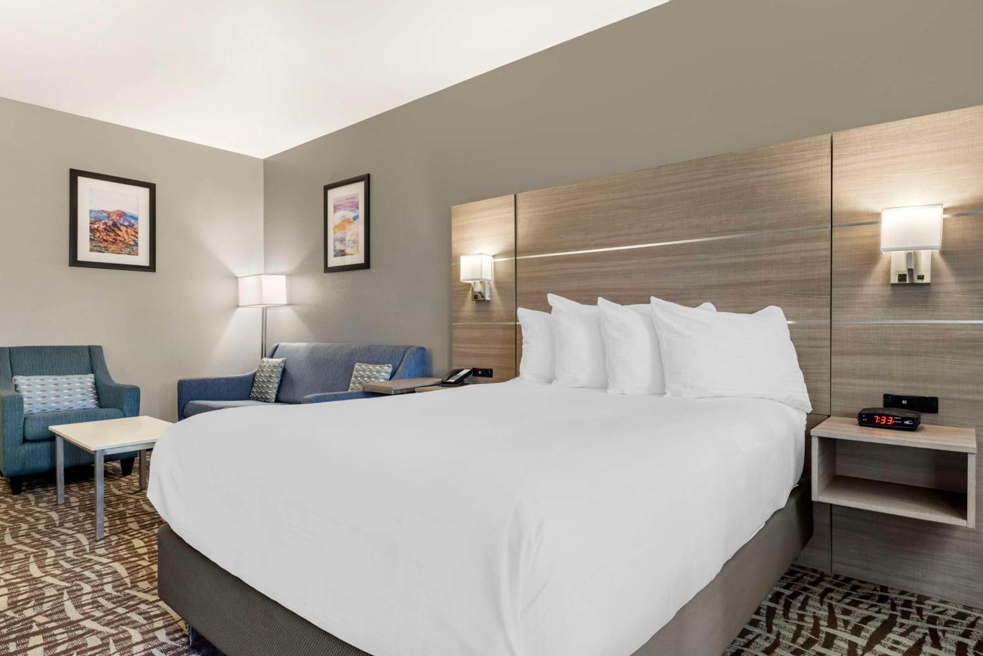 Western Elsinore Inn&suites 3*
