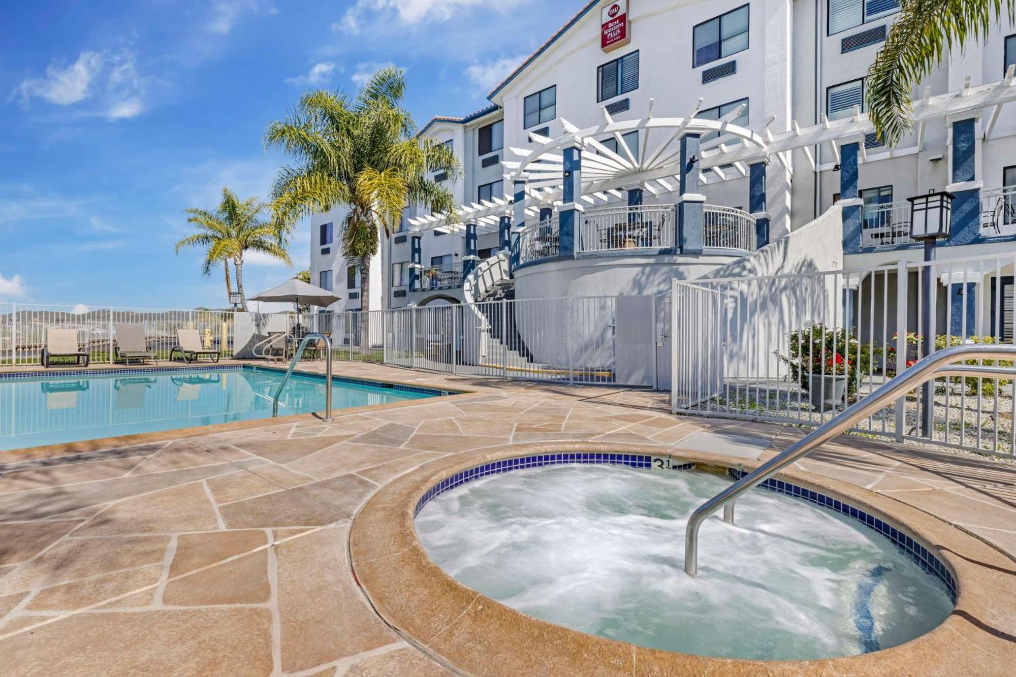 Western Elsinore & 3* Lake Elsinore