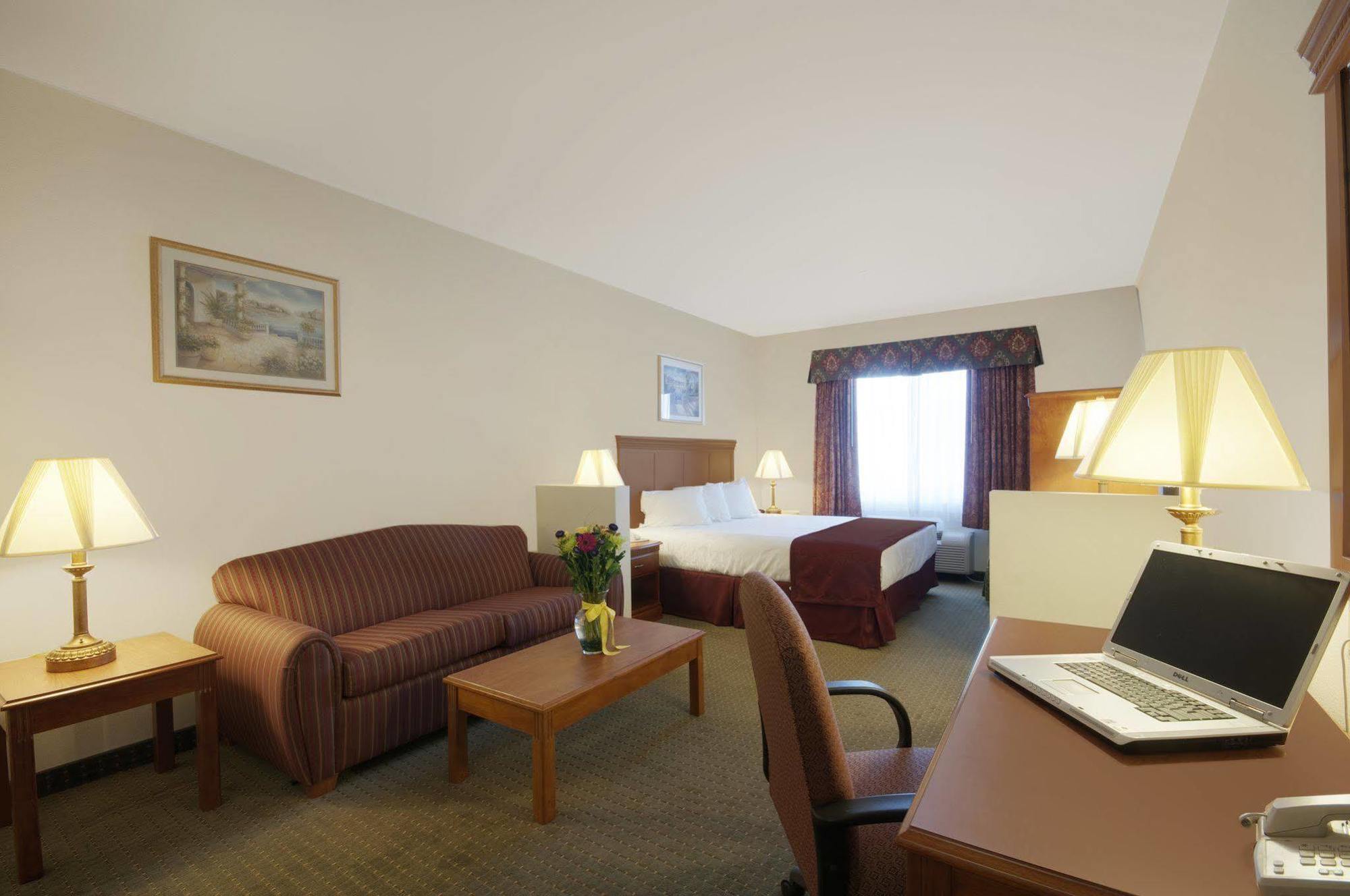 Western Elsinore & Hotel 3*