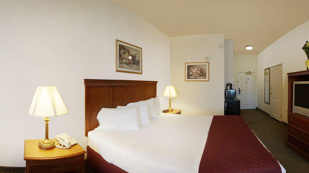 Western Elsinore Inn&suites 3*